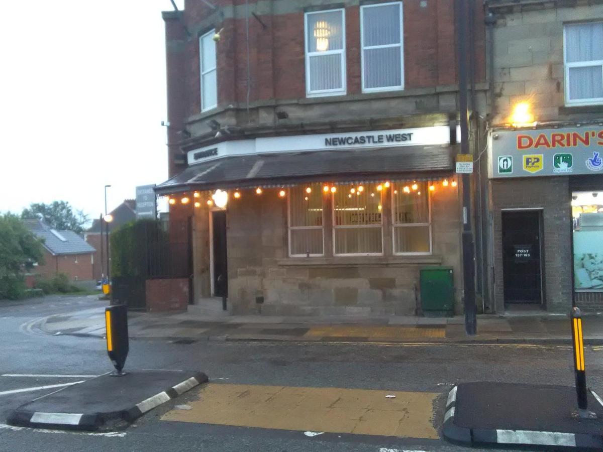 Newcastle West Hotel & Bar Kültér fotó