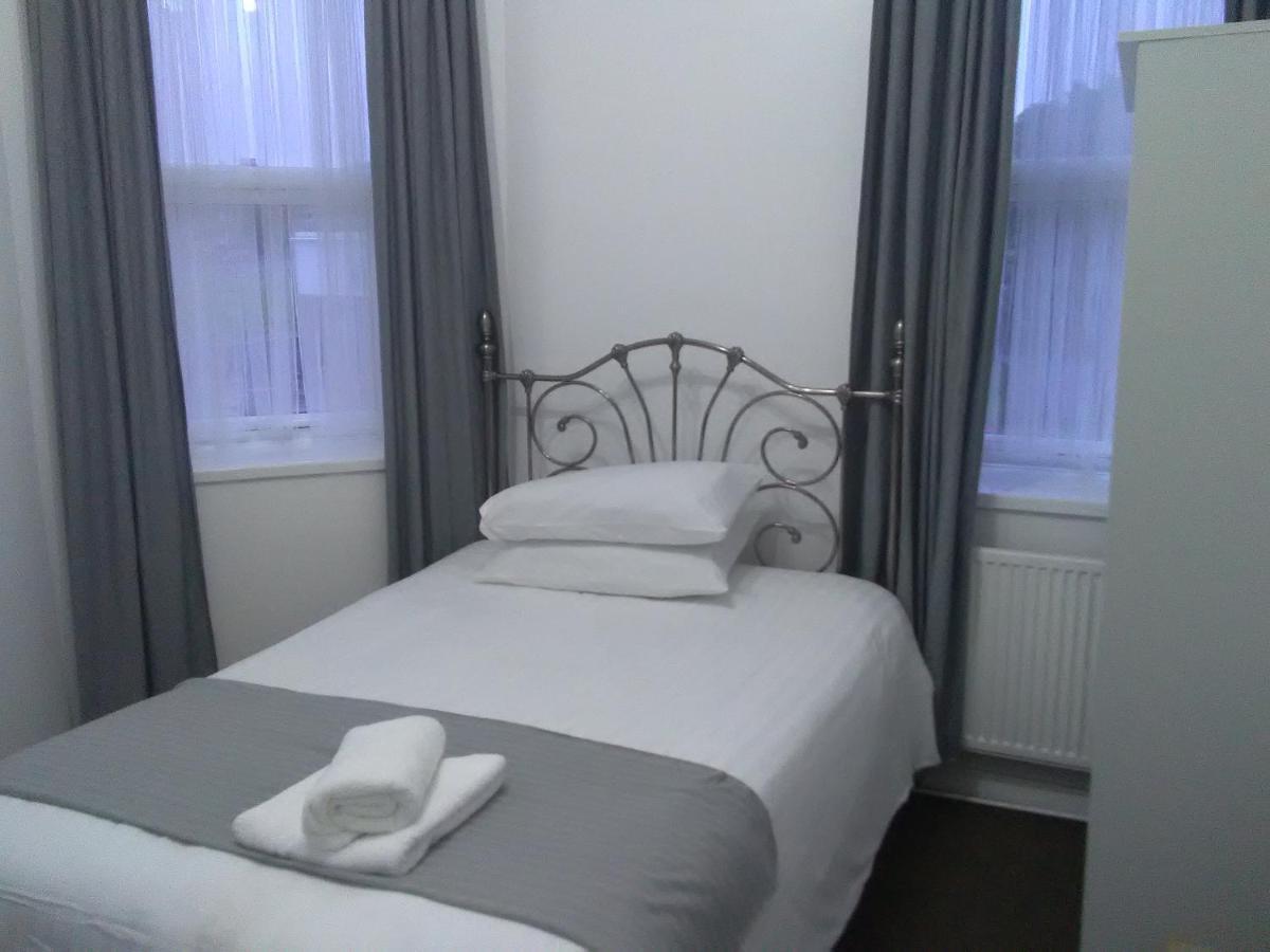 Newcastle West Hotel & Bar Kültér fotó