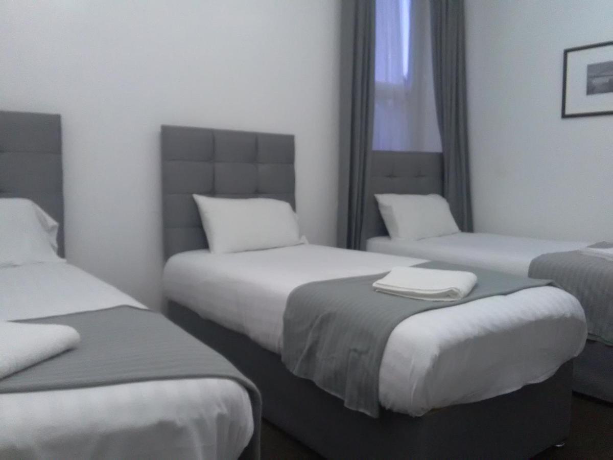 Newcastle West Hotel & Bar Kültér fotó