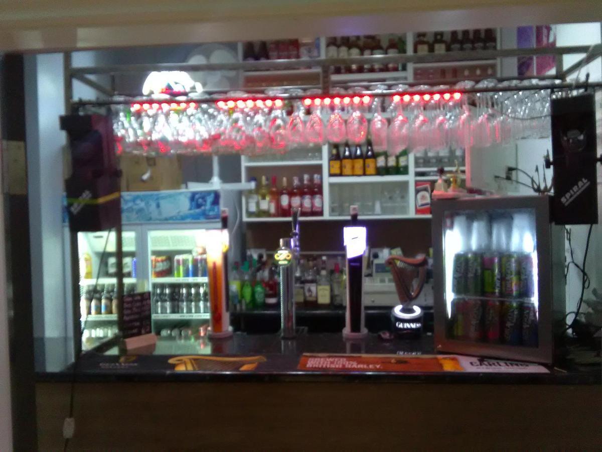 Newcastle West Hotel & Bar Kültér fotó