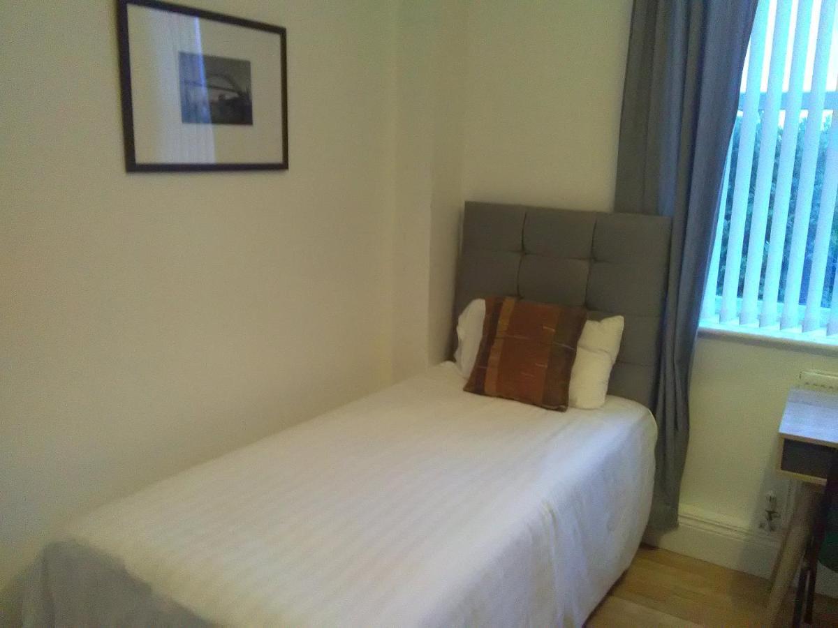 Newcastle West Hotel & Bar Kültér fotó