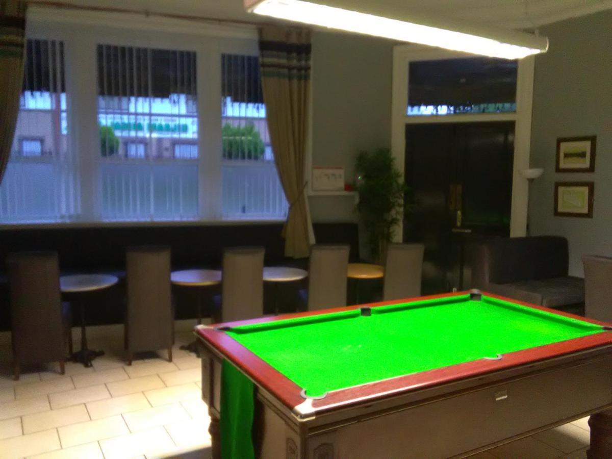Newcastle West Hotel & Bar Kültér fotó
